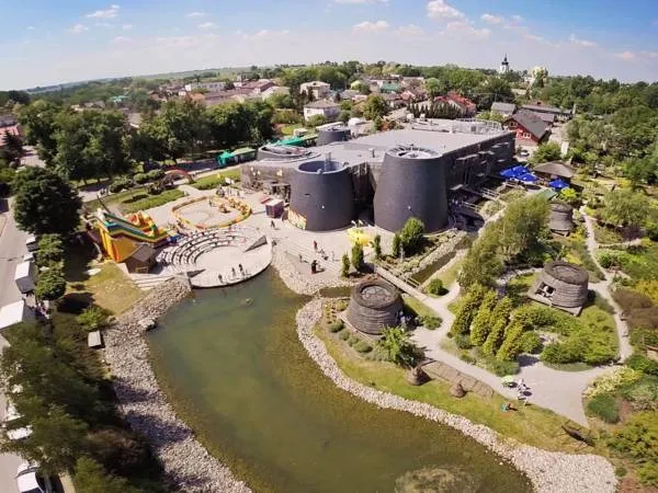 Zdjęcie Świętokrzyskie: Gdzie zrealizować bon turystyczny i nie przegapić atrakcji?