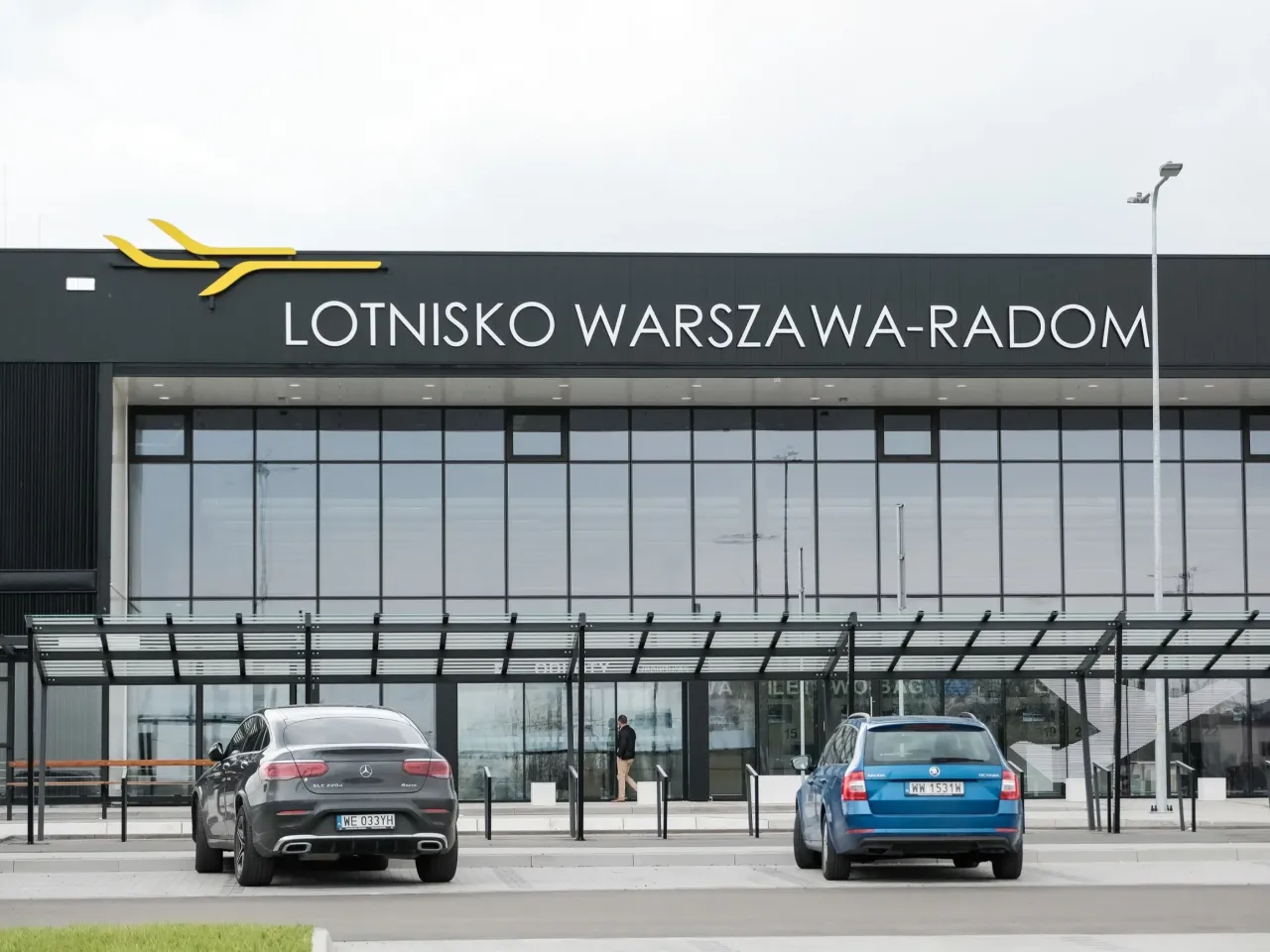 Zdjęcie Czy lotnisko w Radomiu jest czynne? Sprawdź aktualny status i usługi