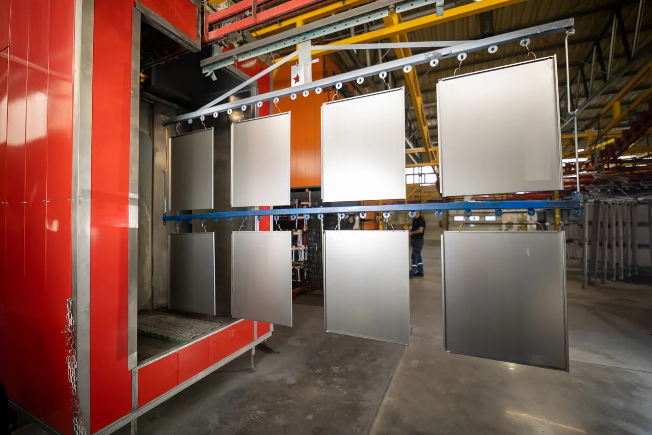 Zdjęcie Malowanie proszkowe: kompleksowy przewodnik po procesie i zaletach