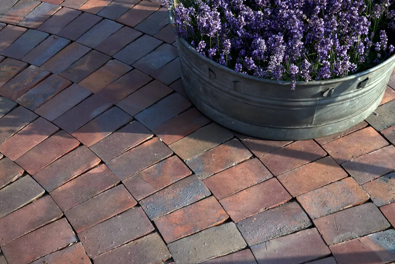 Zdjęcie Klinkierowa kostka brukowa: jak połączyć trwałość z elegancją?