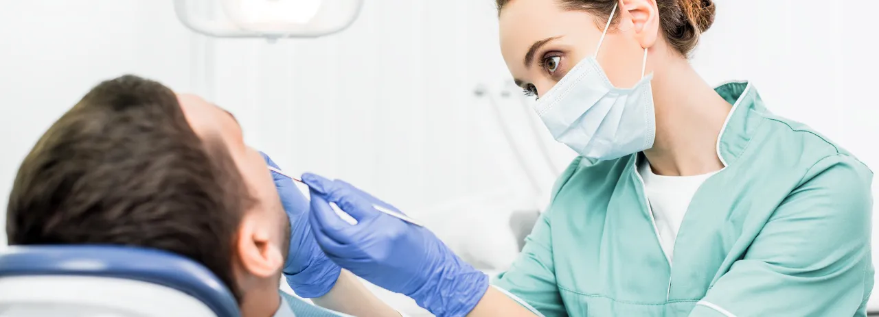 Zdjęcie Czy dentysta ma obowiązek przyjąć z bólem? Twoje prawa i obowiązki