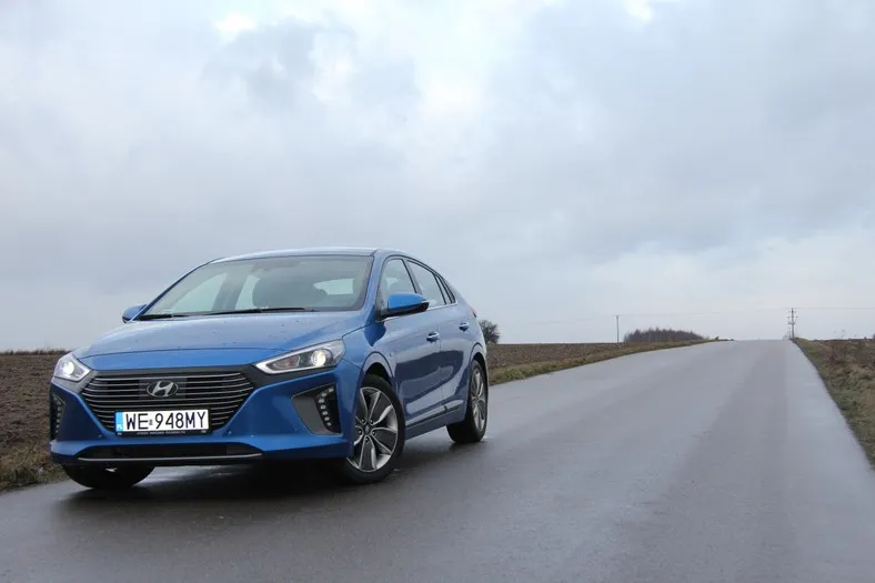 Zdjęcie Hybryda Hyundai czy Toyota - która zapewni lepszą wydajność i oszczędność?