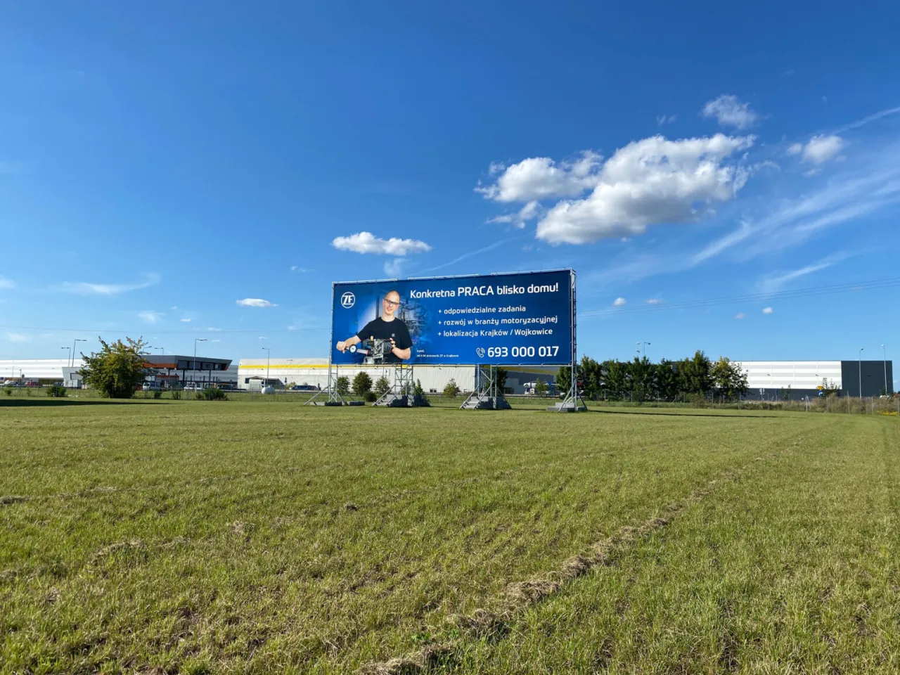 Zdjęcie Ile kosztuje wynajem billboardu? Sprawdź ceny i oszczędności