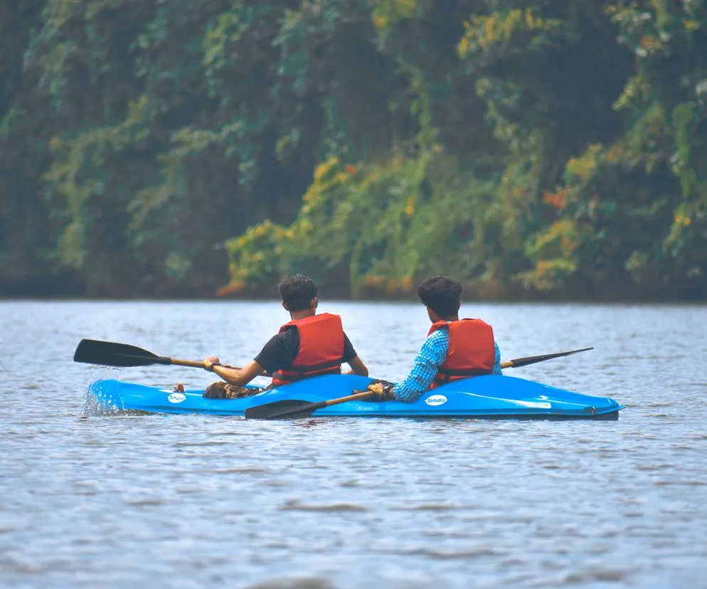 Zdjęcie Spływy kajakowe Lubelszczyzna: Przewodnik po trasach i kosztach