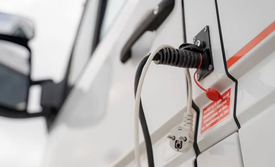 Zdjęcie Jak zrobić instalację elektryczną w kamperze - uniknij najczęstszych błędów
