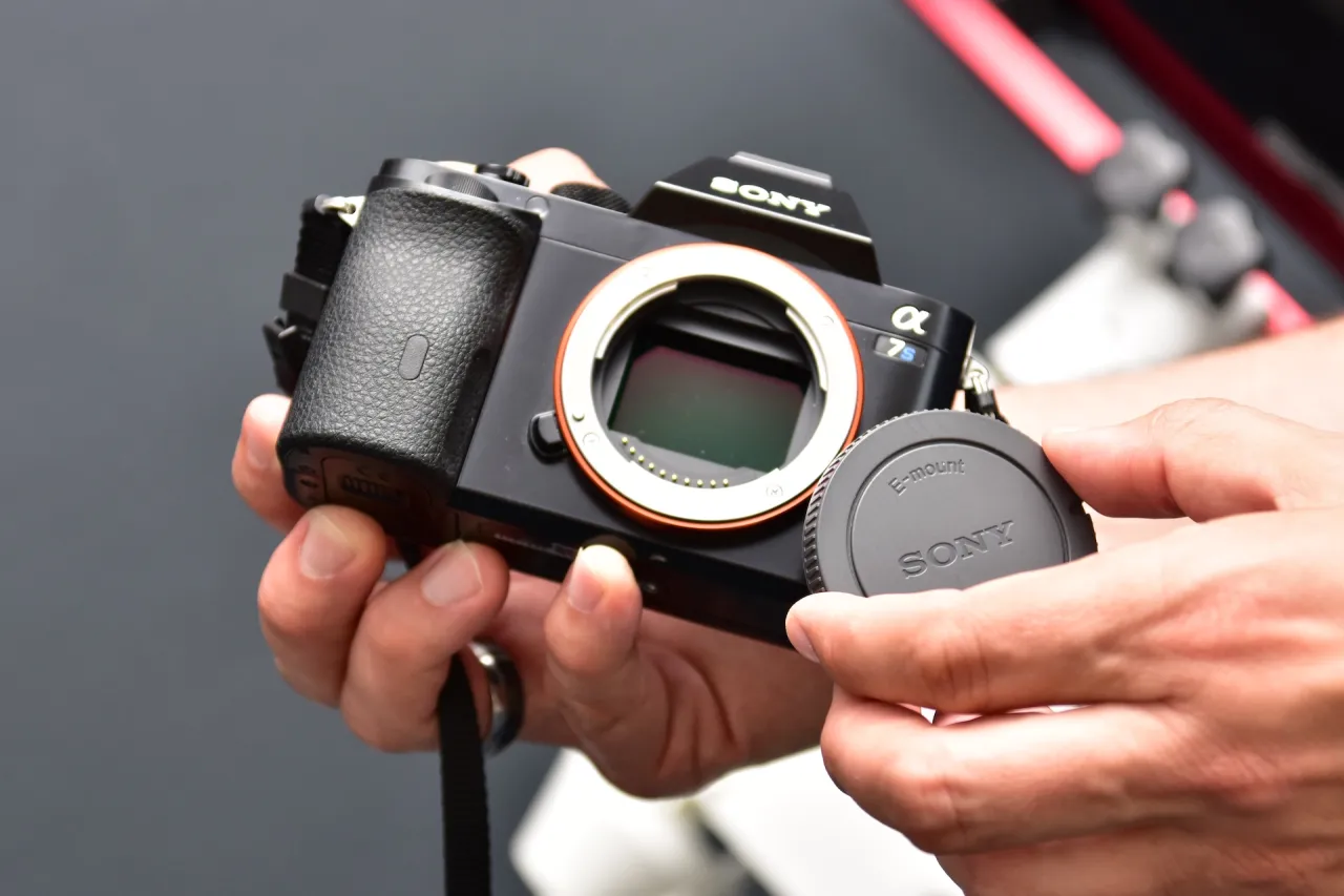 Zdjęcie Jak podłączyć aparat do teleskopu - unikaj najczęstszych błędów