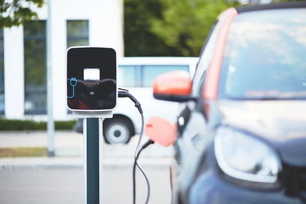 Zdjęcie Ile kosztuje ubezpieczenie samochodu elektrycznego? Poznaj zaskakujące ceny