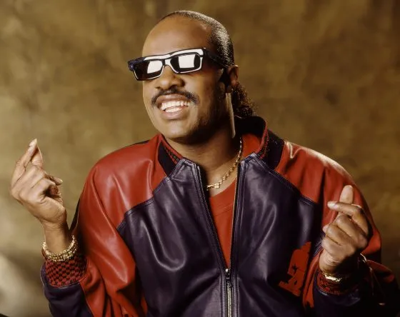Zdjęcie Czy Stevie Wonder jest niewidomy? Prawda o jego wzroku i muzyce
