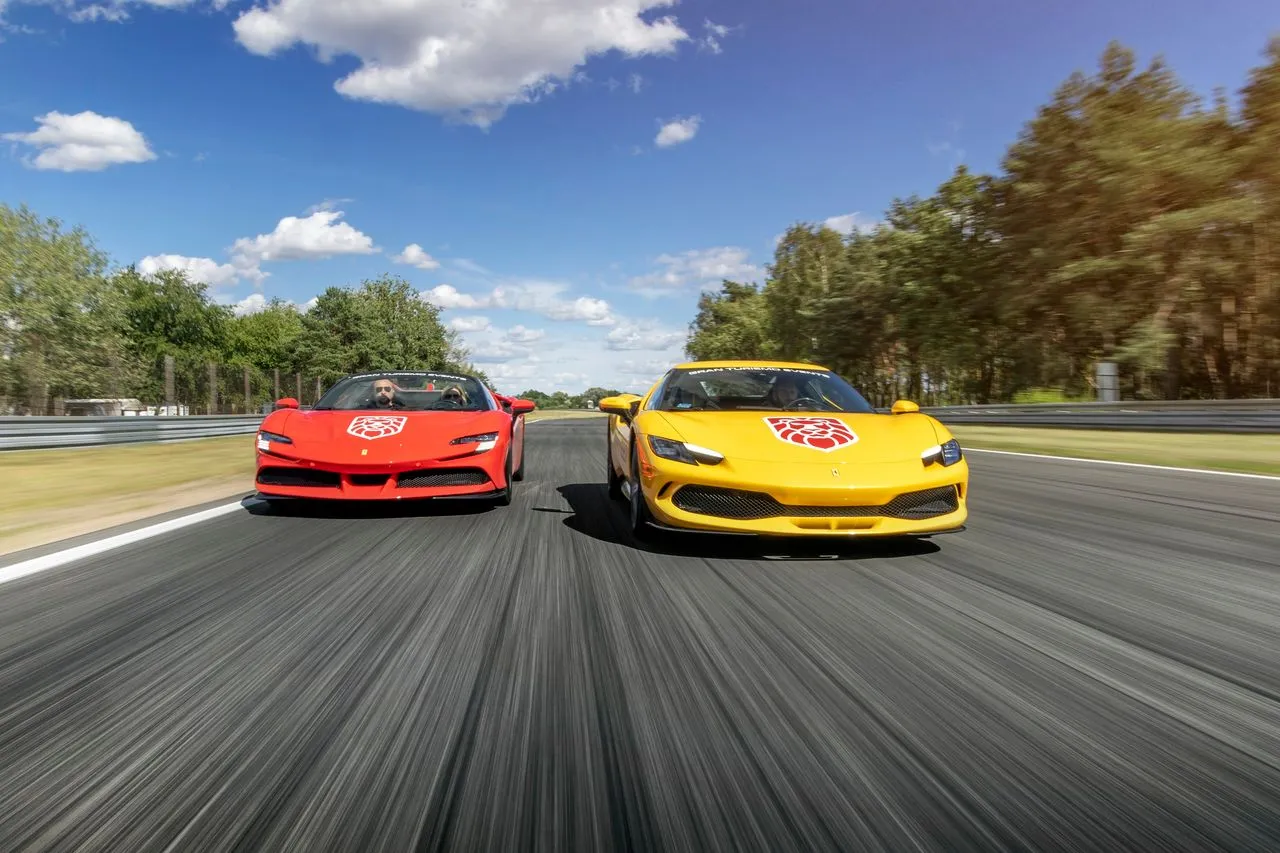 Zdjęcie Jak wygląda auto Ferrari? Odkryj jego niepowtarzalny design i styl