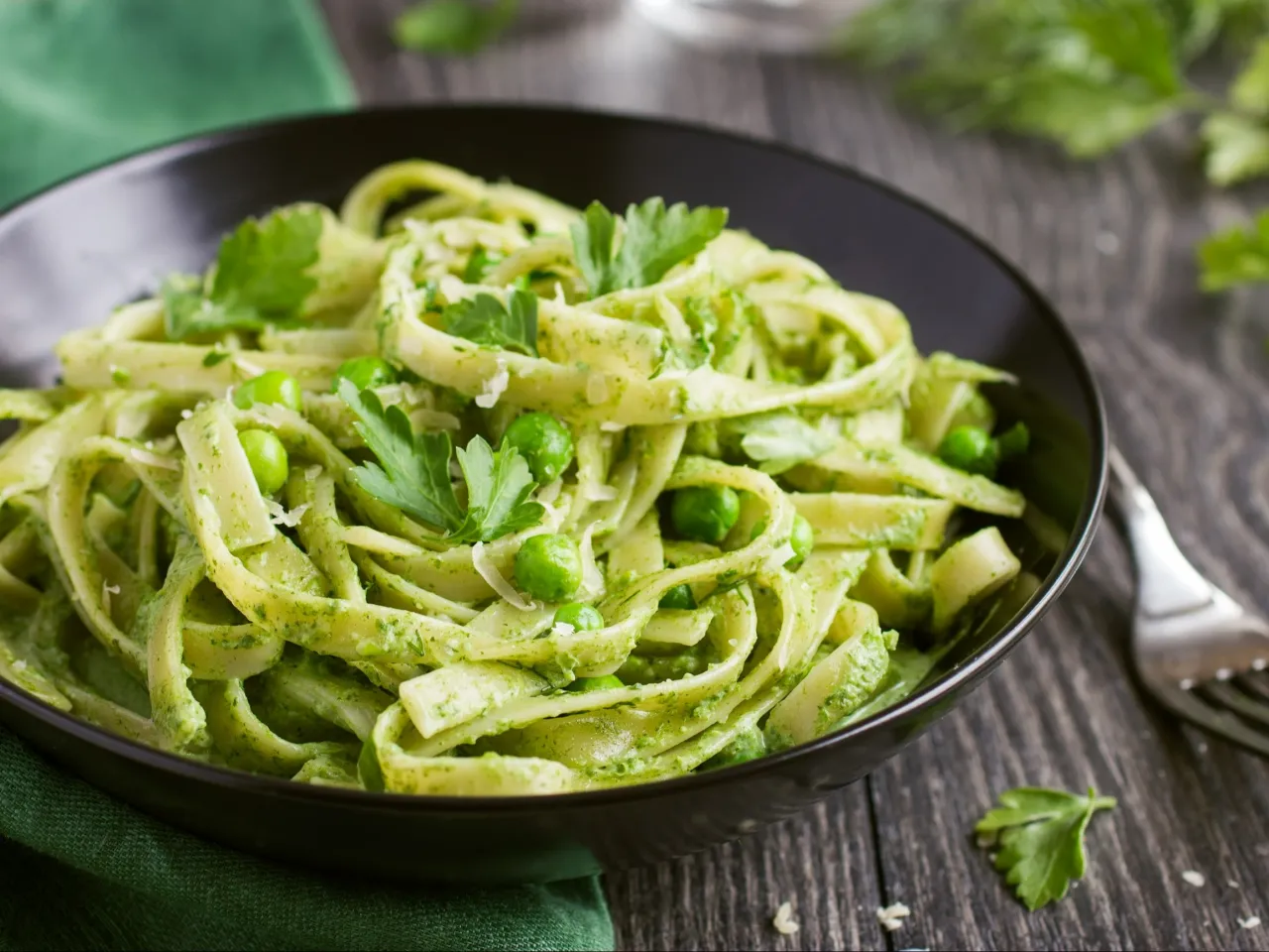 Zdjęcie Makaron z pesto jak zrobić: Prosty przepis na pyszne danie w 30 minut
