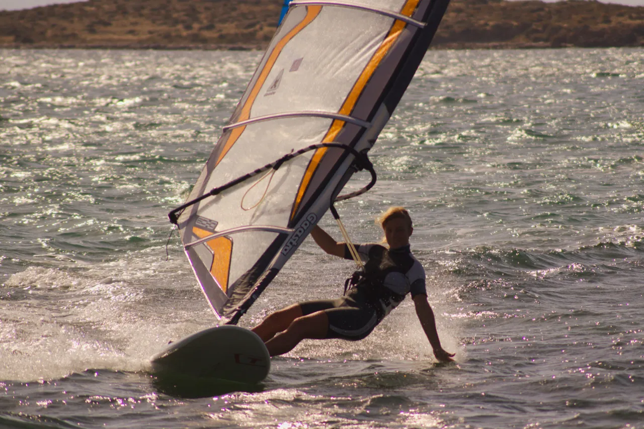 Windsurfing definicja ślizgu i korzyści