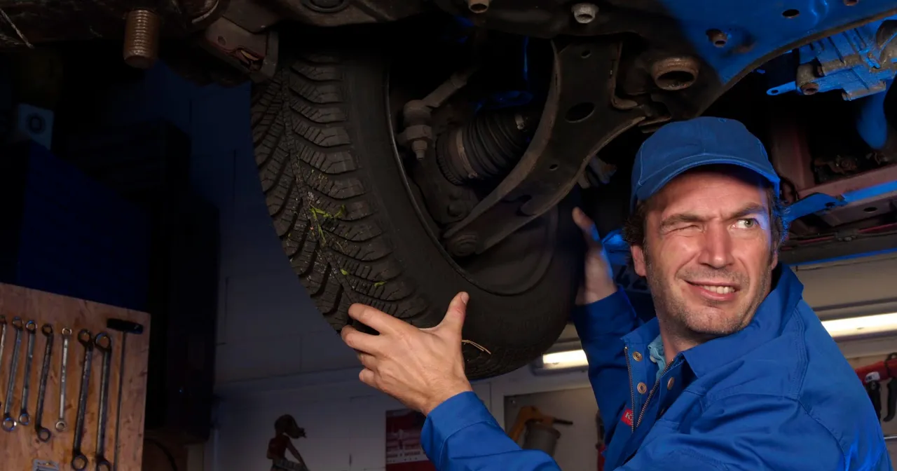 Mechanik samochodowy diagnoza usterki