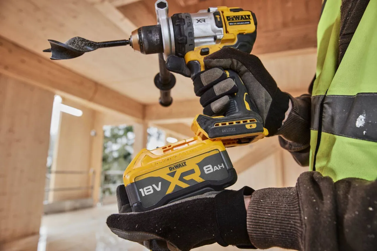Makita LXT DeWalt XR FlexVolt akumulatory por&oacute;wnanie