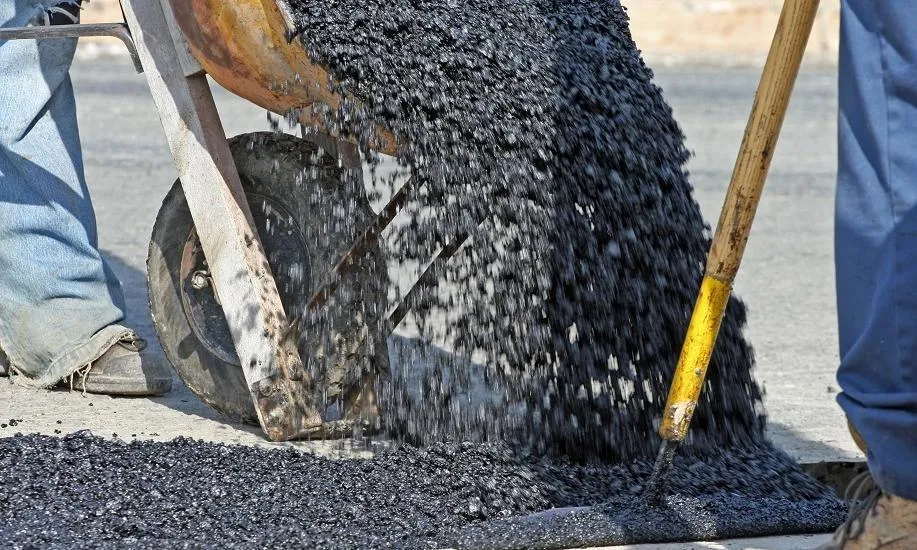 Asfalt na gorąco i na zimno por&oacute;wnanie