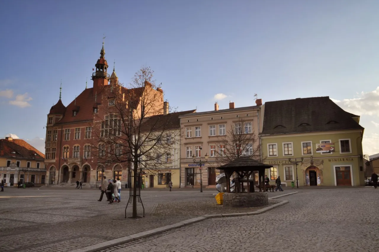 Rynek Tarnowskie G&oacute;ry Ratusz kamienice