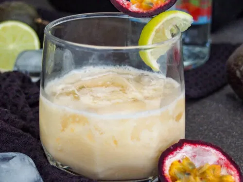 r&oacute;żne drinki z cacha&ccedil;y, batida, cacha&ccedil;a mojito, cacha&ccedil;a sour