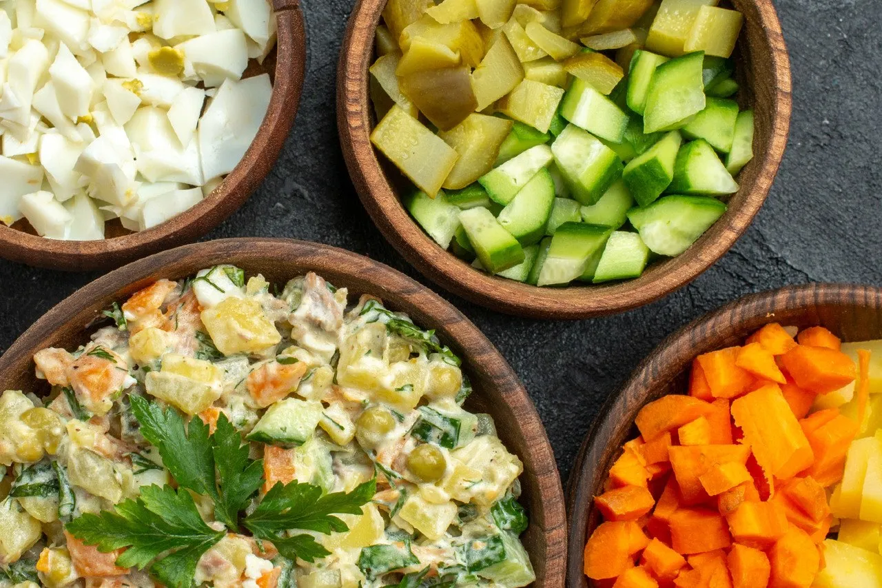 gotowanie warzyw osobno razem sałatka