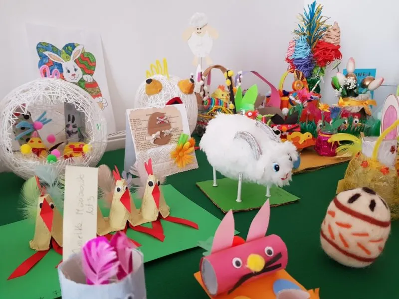 Materiały do kartek wielkanocnych z recyklingu