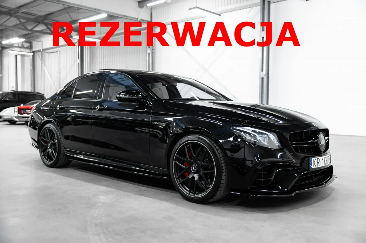 Zdjęcie Mercedes E Klasa AMG – luksus, osiągi i technologia w jednym modelu