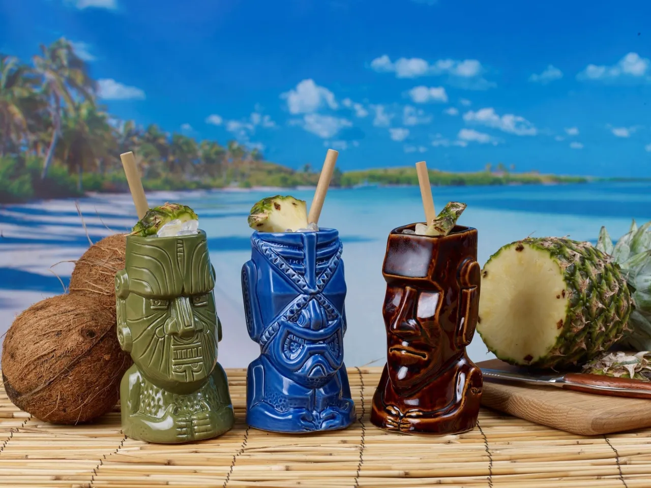 Tiki Bar Atmosphäre und Tiki Mugs