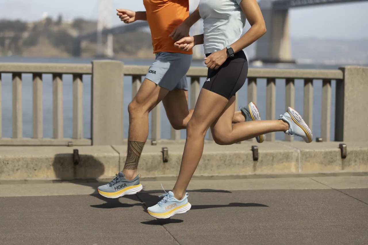różne buty do biegania, amortyzacja butów biegowych