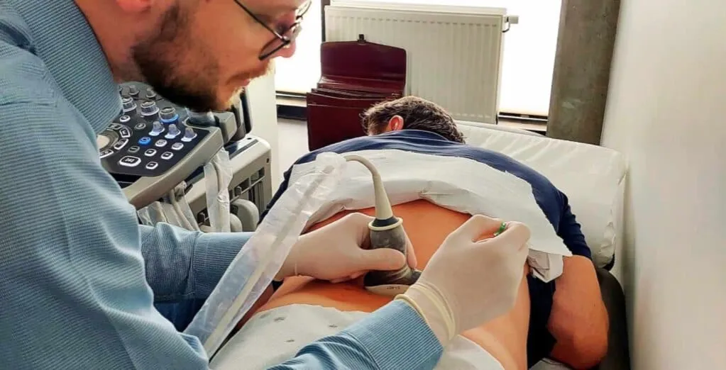 specjaliści leczący kręgosłup