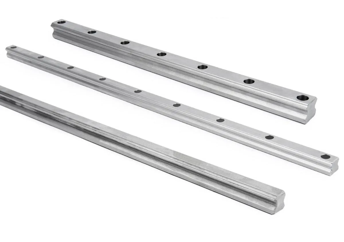 Porównanie prowadnic liniowych: wałki podparte vs szyny liniowe