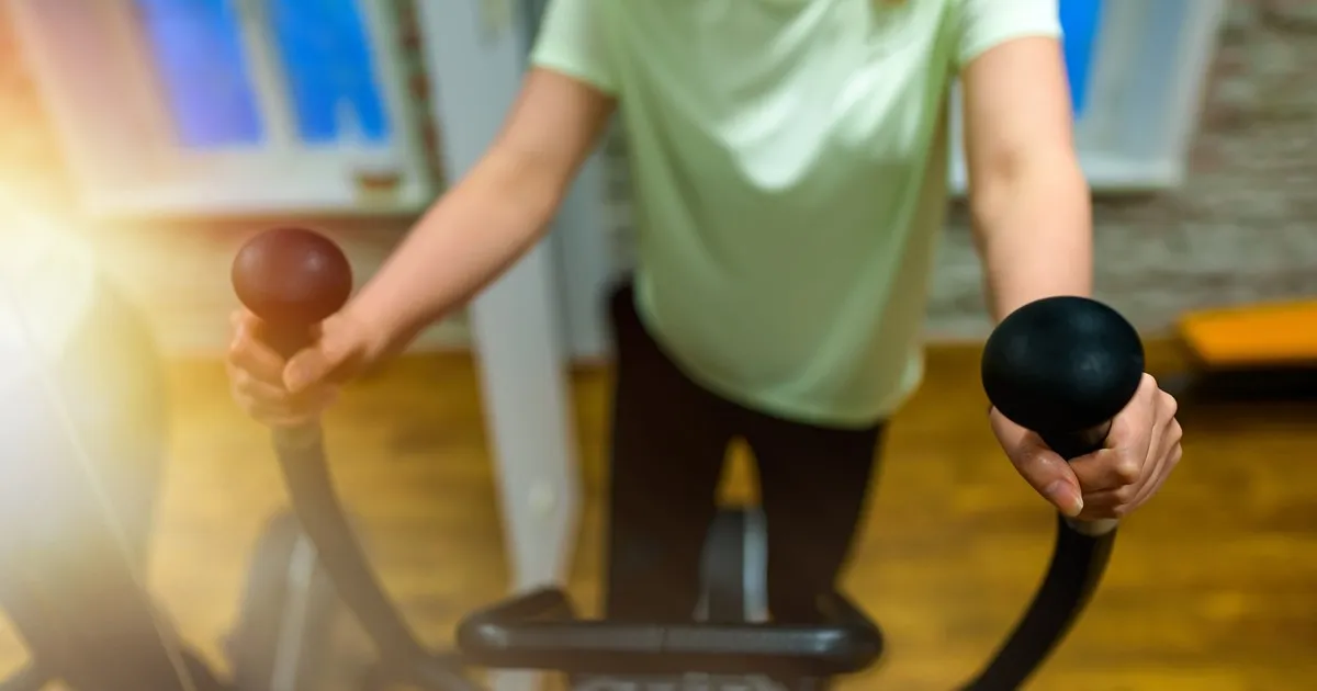 Zdjęcie Czy orbitrek odchudza? Odkryj skuteczność w spalaniu kalorii