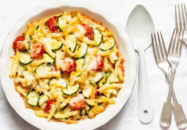 Zapiekanka z cukinii i makaronu