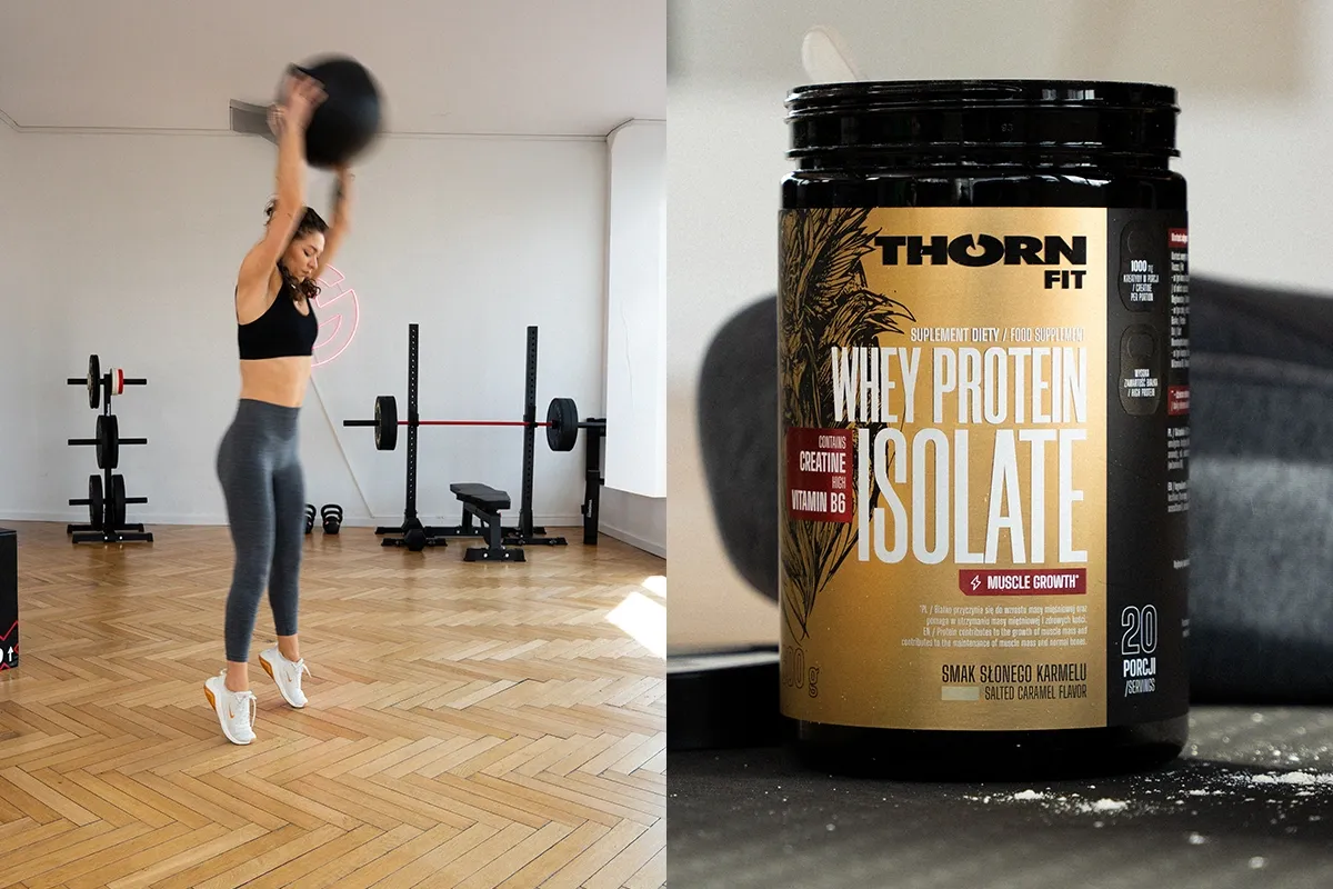 Kobieta ćwiczy z piłką w siłowni, obok słoik odżywki białkowej. Jakie odżywki na crossfit? Izolat białka z kreatyną i witaminą B6.