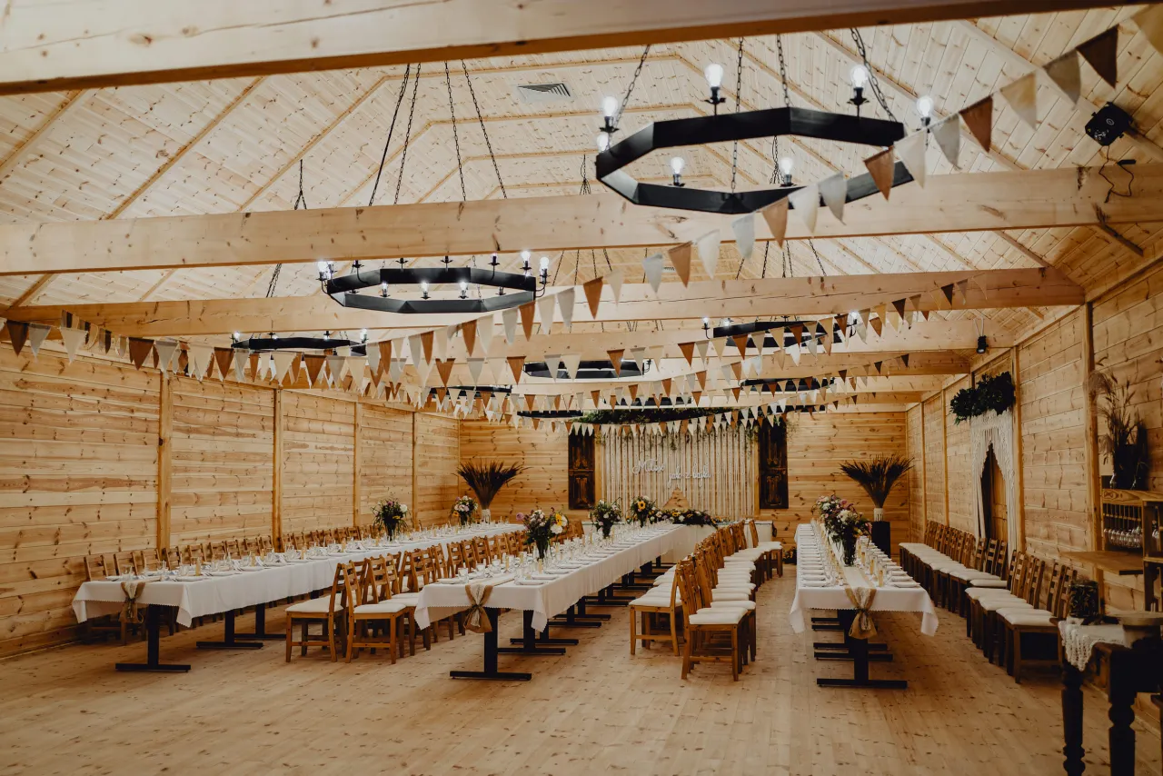 stodoła na imprezę rustykalna vs nowoczesna