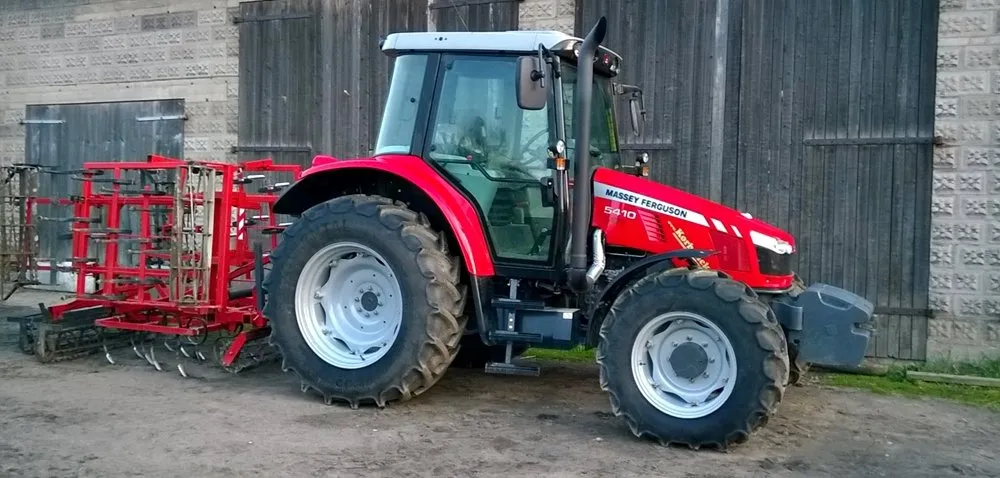 ciągniki Massey Ferguson r&oacute;żne modele
