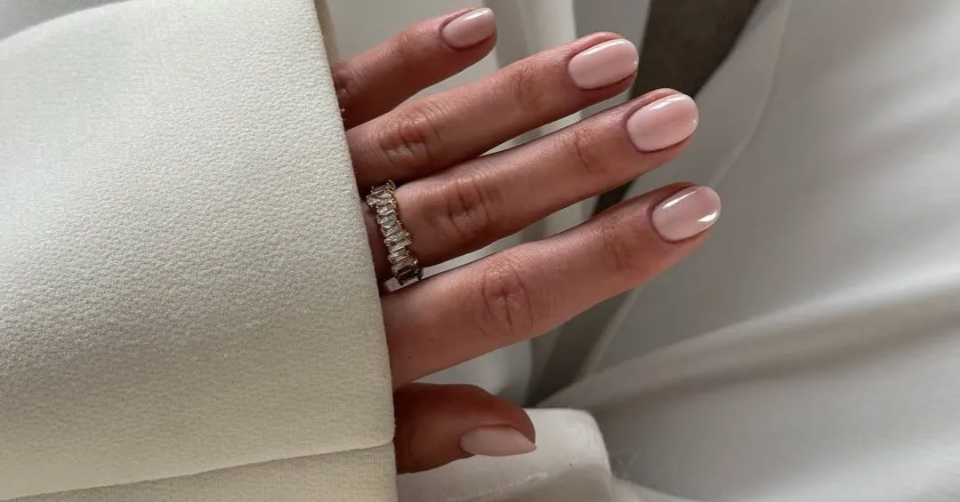 krótkie paznokcie quiet luxury