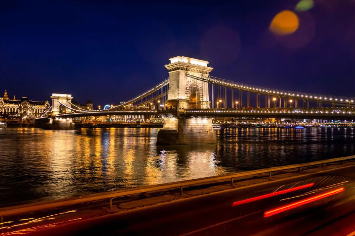 Most Łańcuchowy Budapeszt nocą