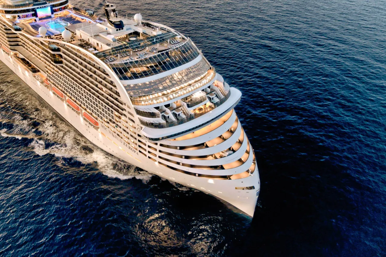 Luksusowy statek wycieczkowy 