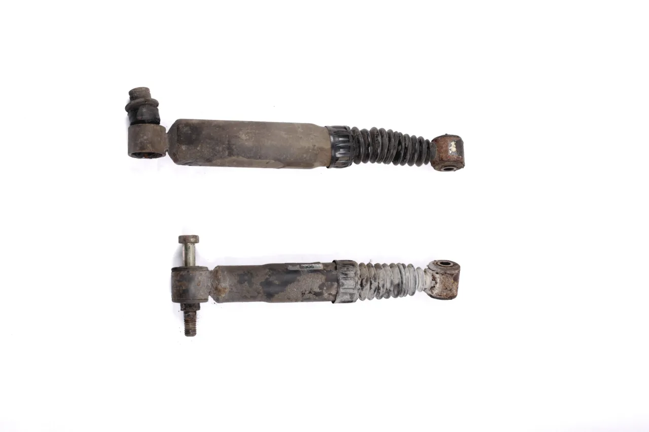 Renault Clio 2 amortyzatory objawy zużycia