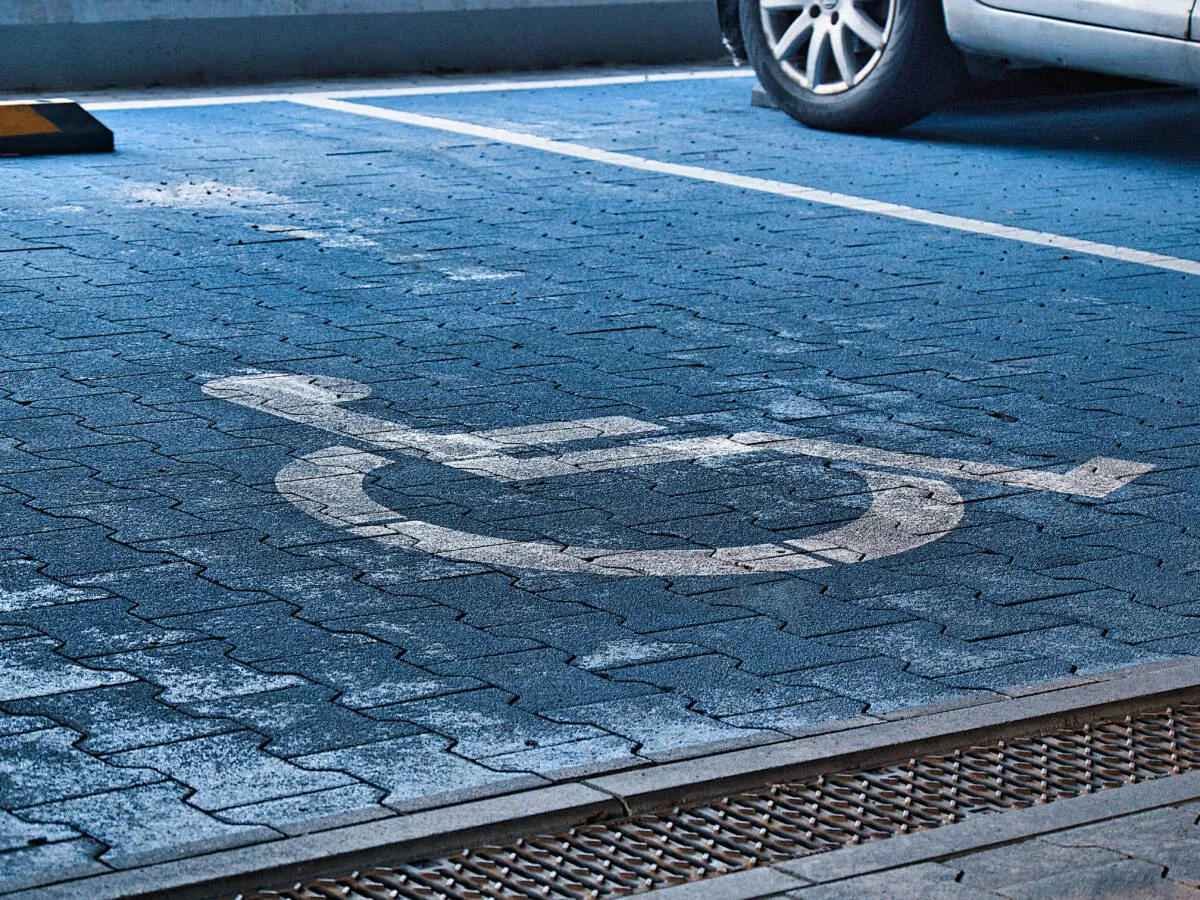 mandat za parkowanie na kopercie