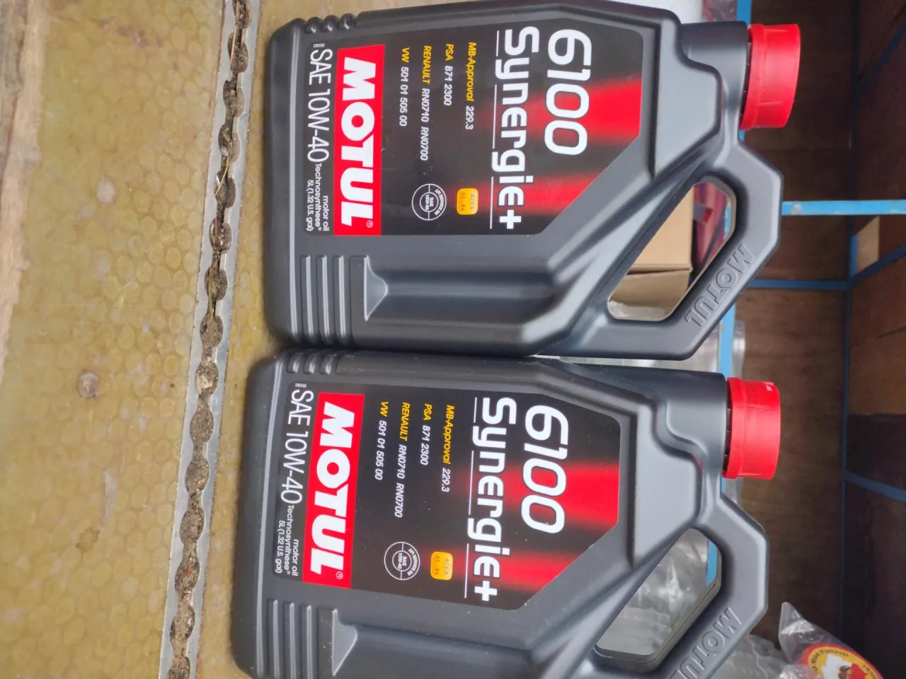 Motul 6100 Synergie+ 10W-40 zabezpieczenia butelki