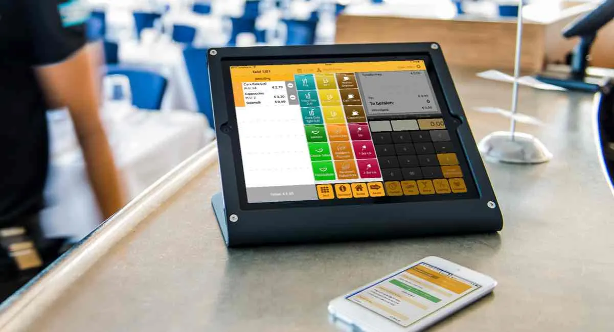 gastronomie expos&eacute; auf einem tablet bildschirm