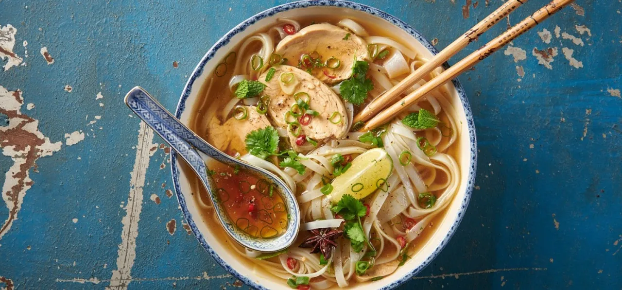 zupy świata ramen pho minestrone