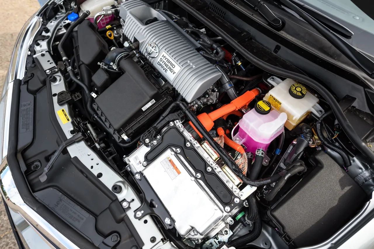 naprawa aut elektrycznych i hybrydowych