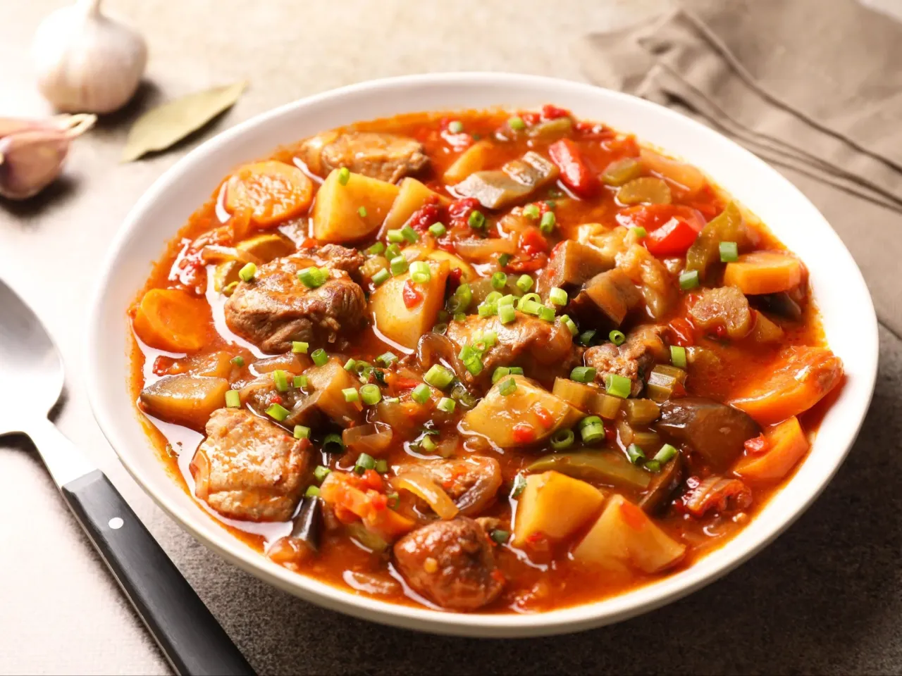 Składniki na bogracz wieprzowy