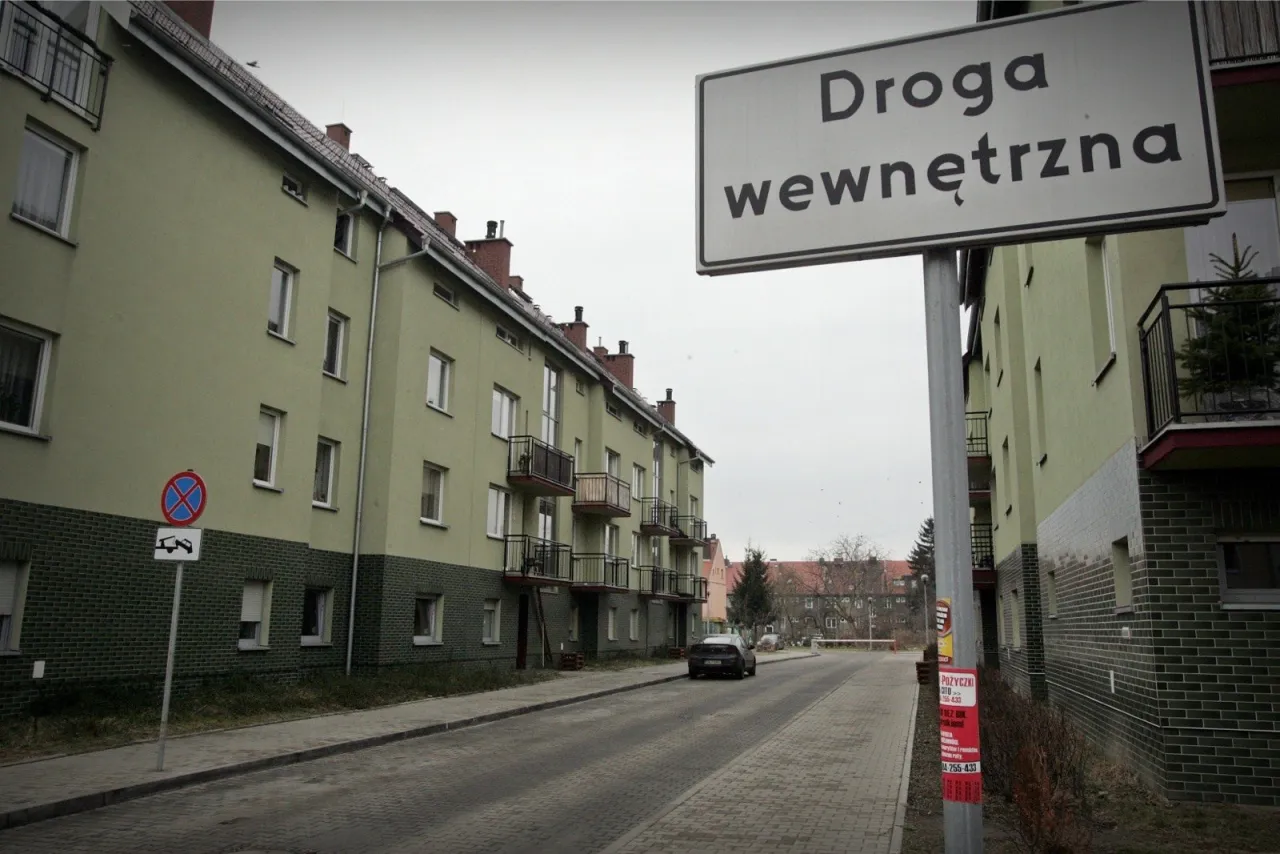 znak D-46 droga wewnętrzna