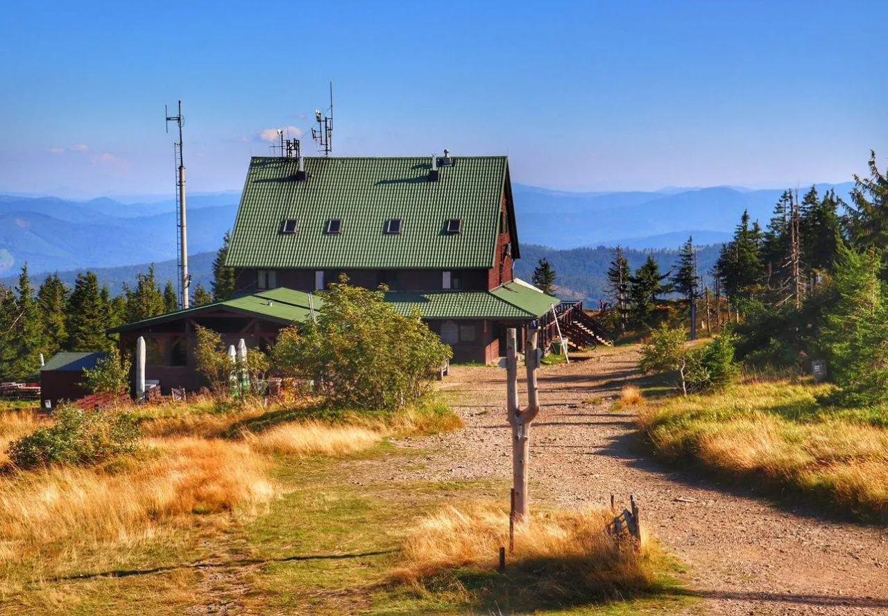 Schronisko PTTK Skrzyczne widok z platformy