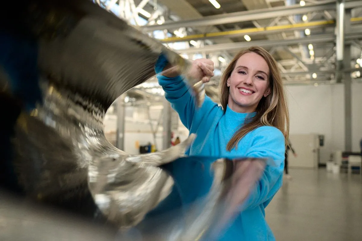 Olga Malinkiewicz prezentuje elastyczne ogniwo perowskitowe, kt&oacute;re może zrewolucjonizować energetykę.