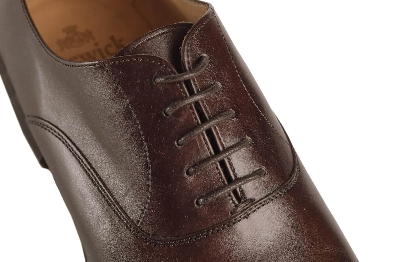 Rodzaje sk&oacute;ry męskie buty licowa lakierowana zamsz