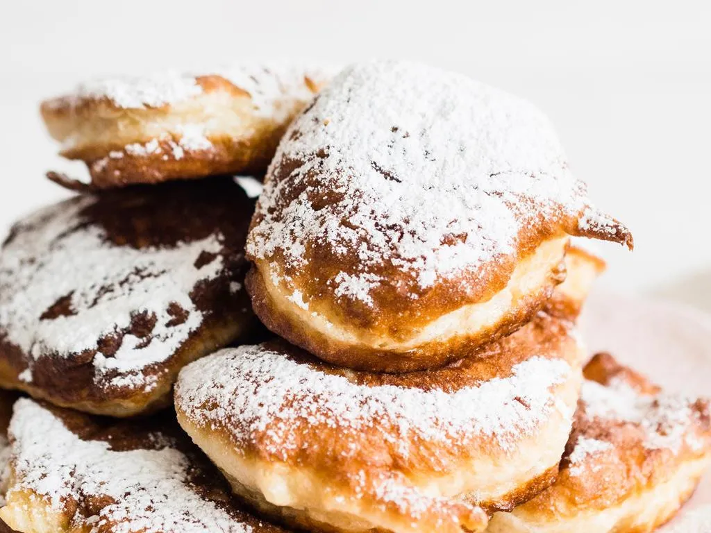 Szybkie słodkie wypieki drożdżowe, racuchy oponki placuszki