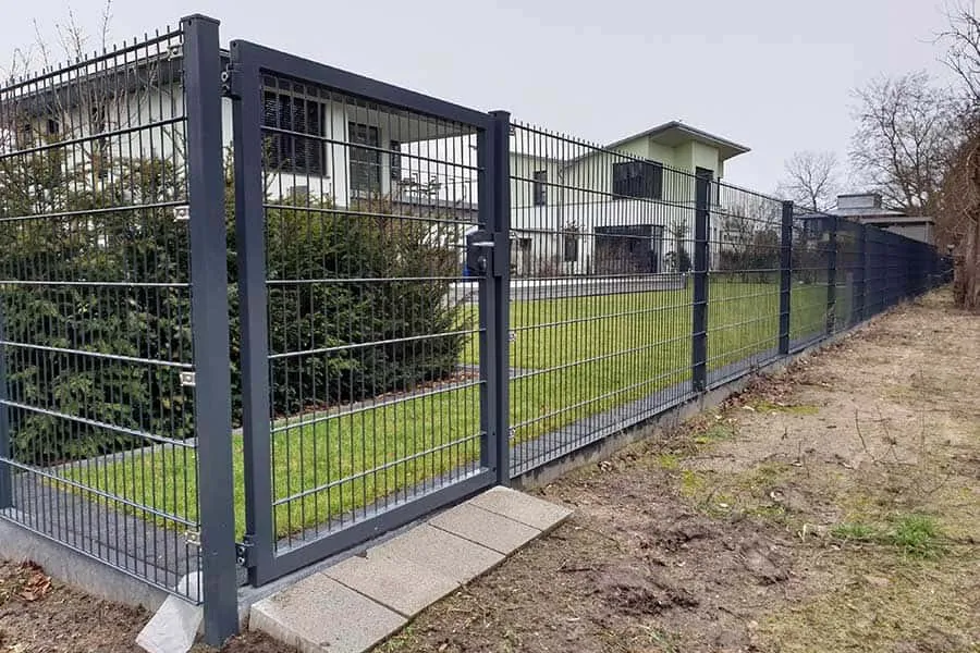 Zdjęcie Ile od granicy można postawić ogrodzenie i uniknąć problemów prawnych