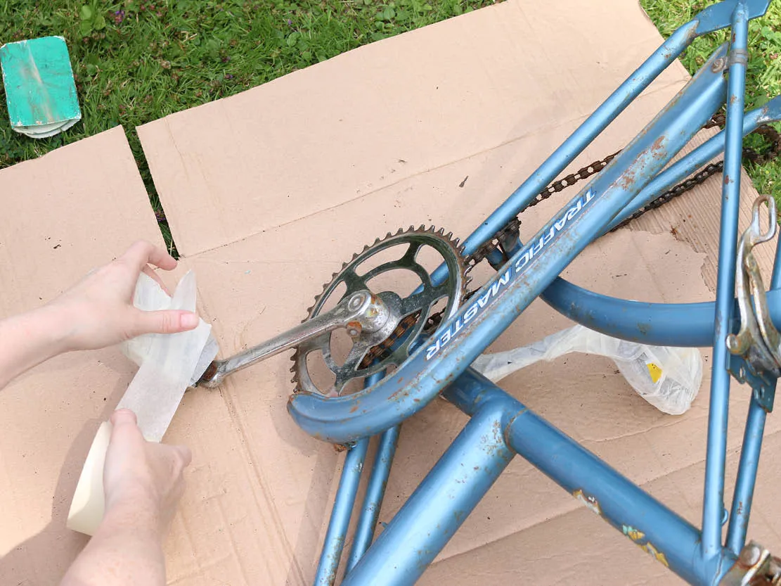 malowanie roweru sprayem, farby do metalu na rower