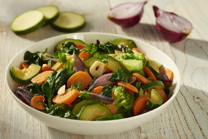 chrupiące dodatki do warzyw na patelni